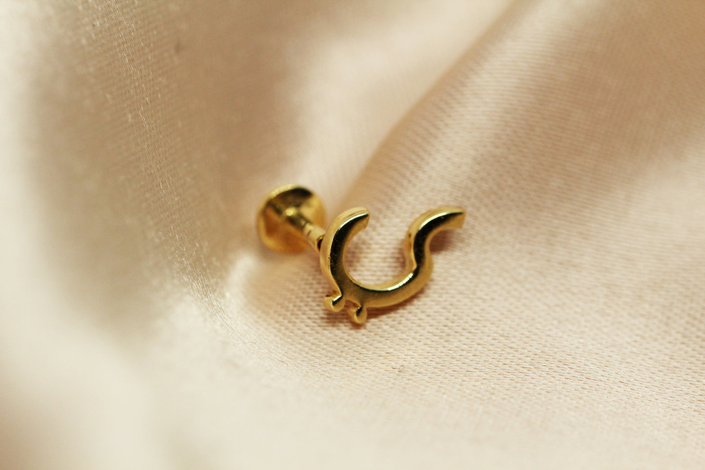 Arabic letter solid gold